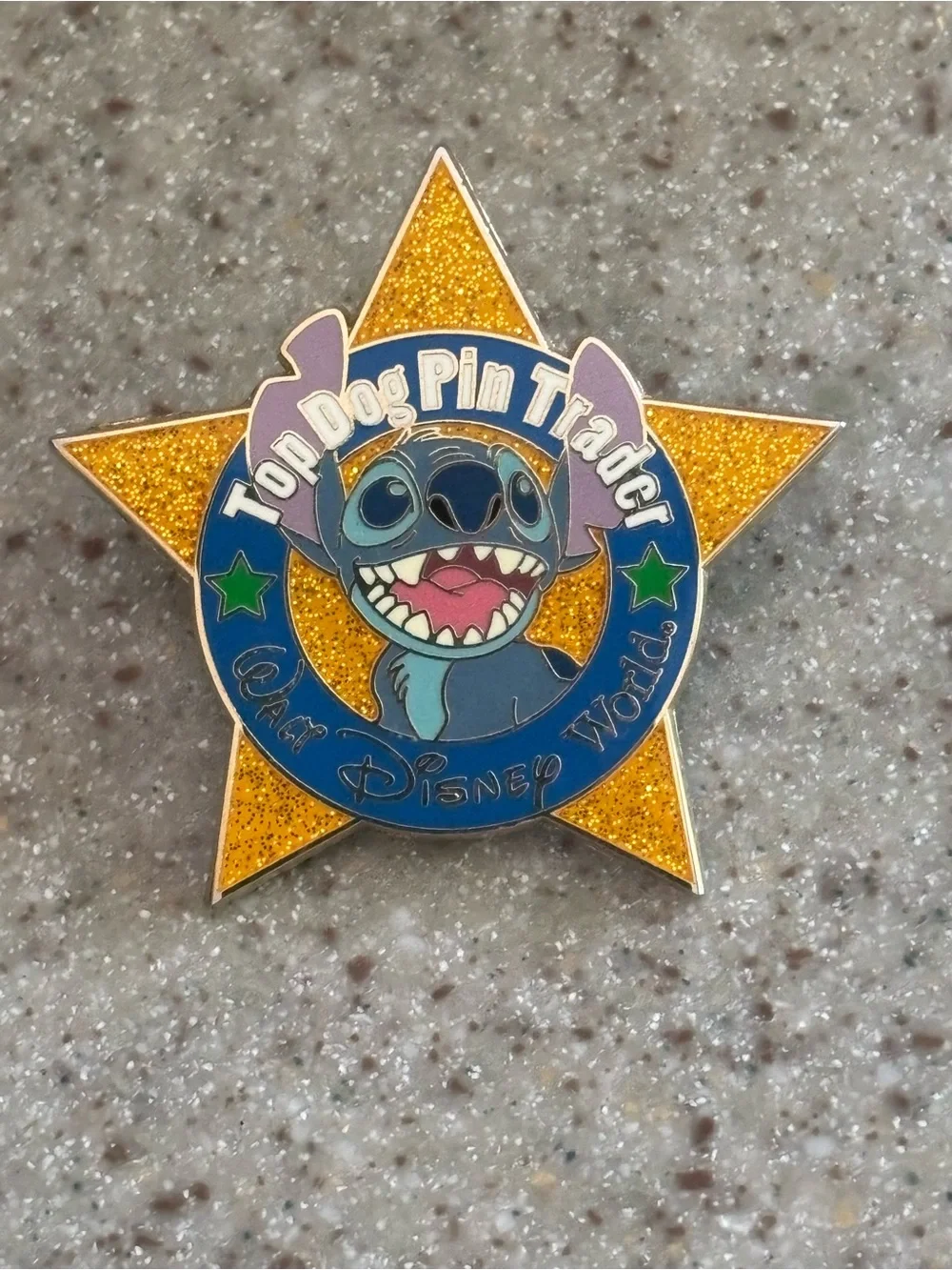 Top Dog Stitch Star Pin Trader Disney Cast Exclusive Trading Award WDW Pin
